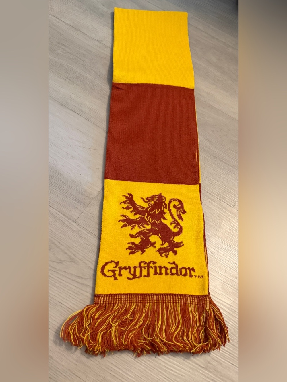 New In Bag Official Harry Potter Gryffindor Scarf Yellow Red Winter Lion Crest